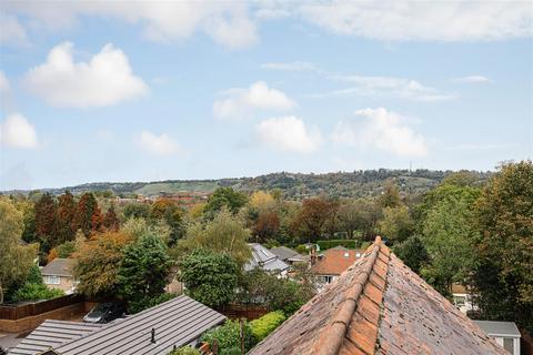 42 Lesbourne Road, Reigate, RH2 7LD