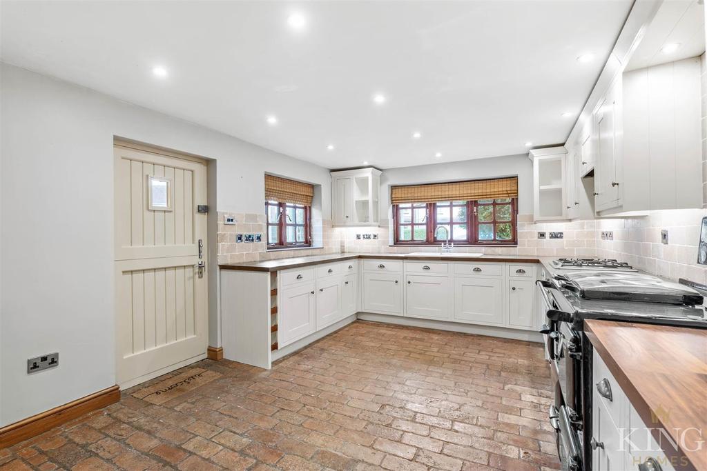 School Road, Alcester 2 bed semidetached house £270,000