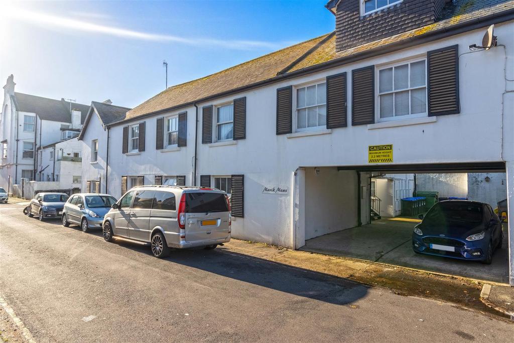 Selden Lane, Worthing 1 bed flat £200,000