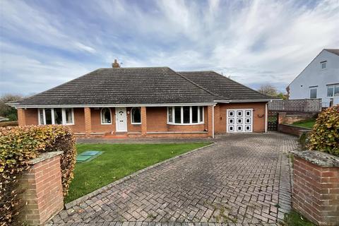 3 bedroom detached bungalow for sale - Gillylees, Scarborough