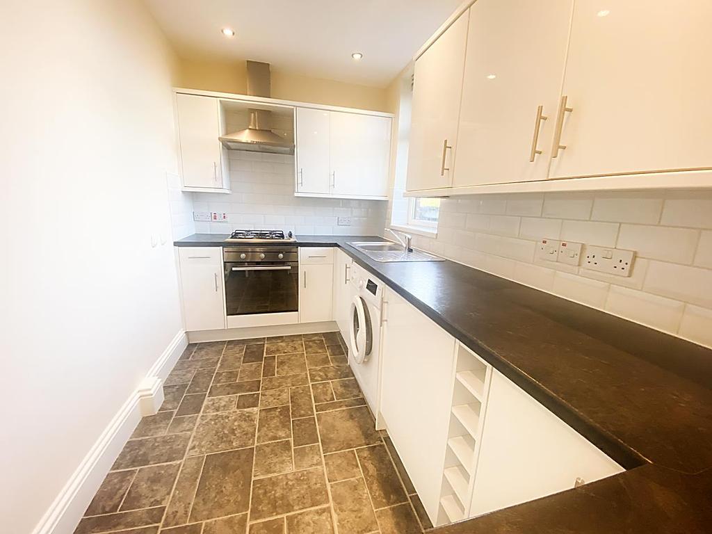 Deneholm, Holy Cross 2 bed apartment £525 pcm (£121 pw)