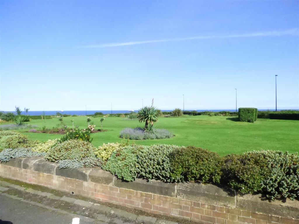 Percy Gardens, Tynemouth 2 bed apartment £1,300 pcm (£300 pw)