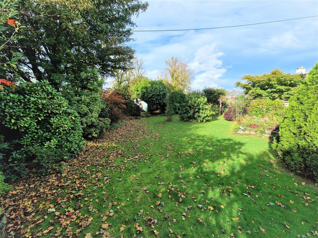 Further garden.jpg