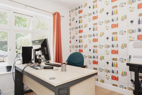 112a Reigate Road, Epsom, KT17 3BX