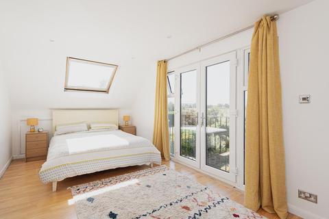 112a Reigate Road, Epsom, KT17 3BX
