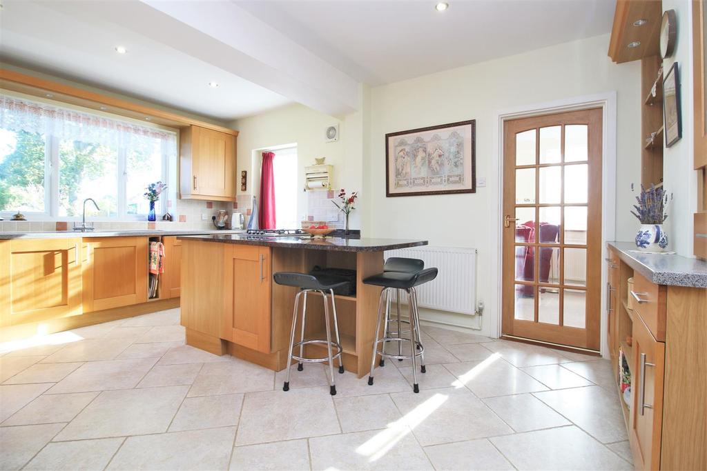 Marley Avenue, New Milton 4 bed detached bungalow £699,950
