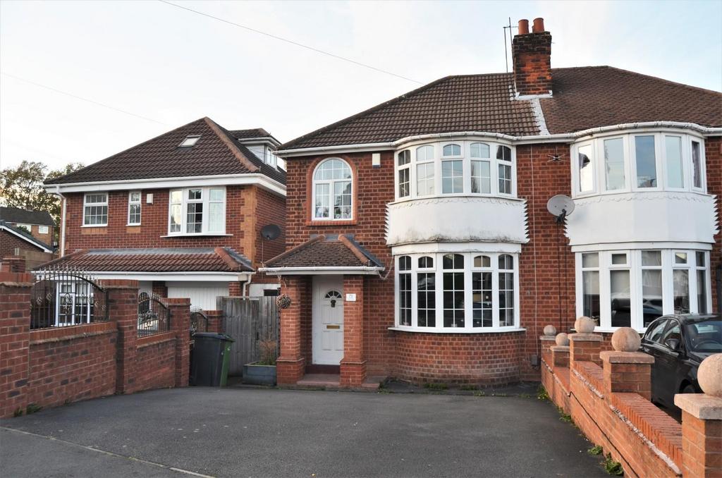 Old Park Road, Dudley 3 bed semidetached house £215,000
