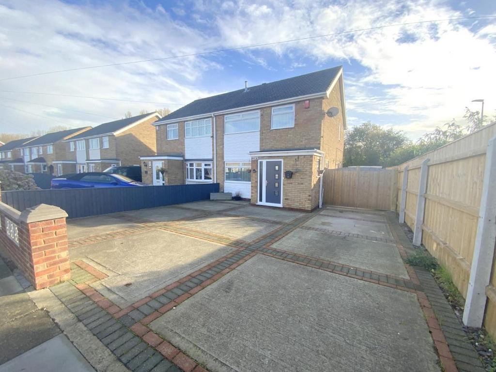 St Nicholas Drive, Grimsby 3 bed semidetached house £185,000