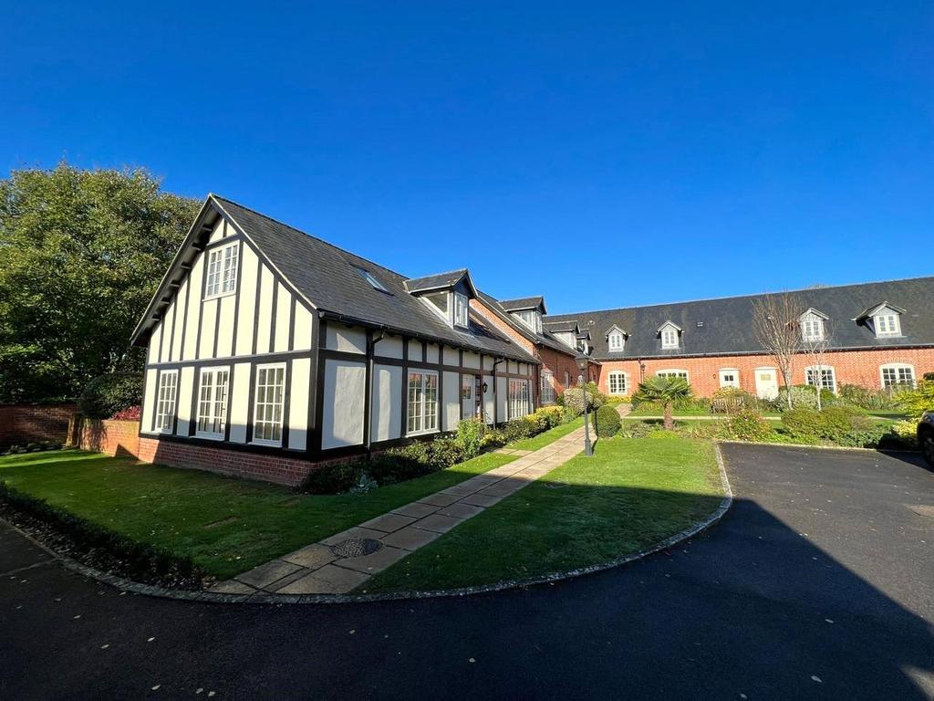 Home Farm, Iwerne Minster, Blandford Forum, Dorset, DT11 2 bed