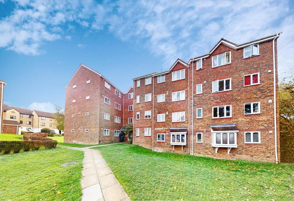 Topaz House, Worcester Park, Surrey 1 bed flat £190,000
