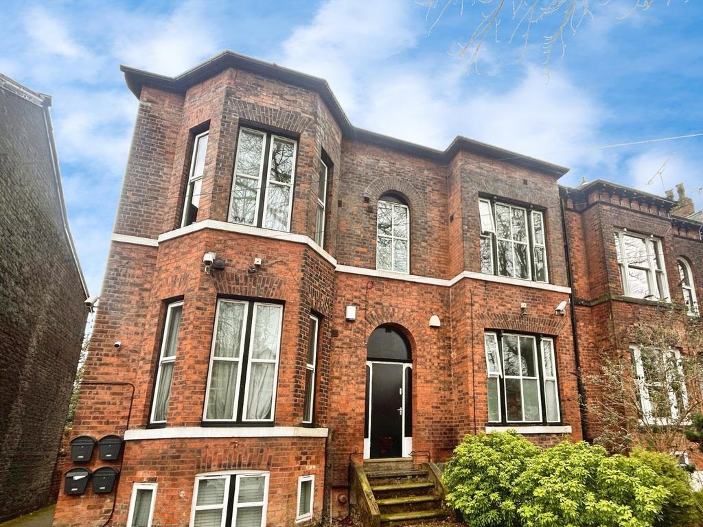 Clifton Avenue, Manchester, Greater Manchester, M14 5 bed flat to rent