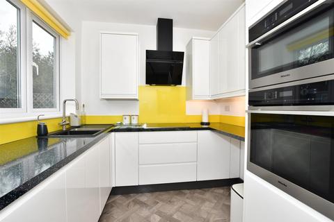 37 Carlton Road, Erith, DA8 1DR