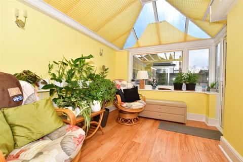 37 Carlton Road, Erith, DA8 1DR