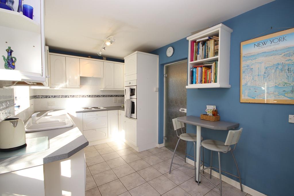 Thurlby Way, Maidenhead 4 bed detached house £625,000