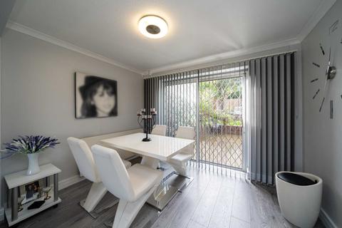 12 Gade Close, Hemel Hempstead, HP1 3LH
