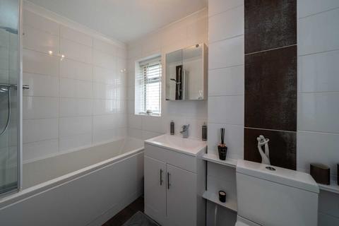 12 Gade Close, Hemel Hempstead, HP1 3LH