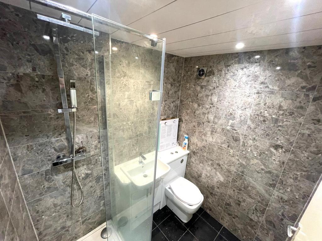 Apartment in Sheffield - View 4