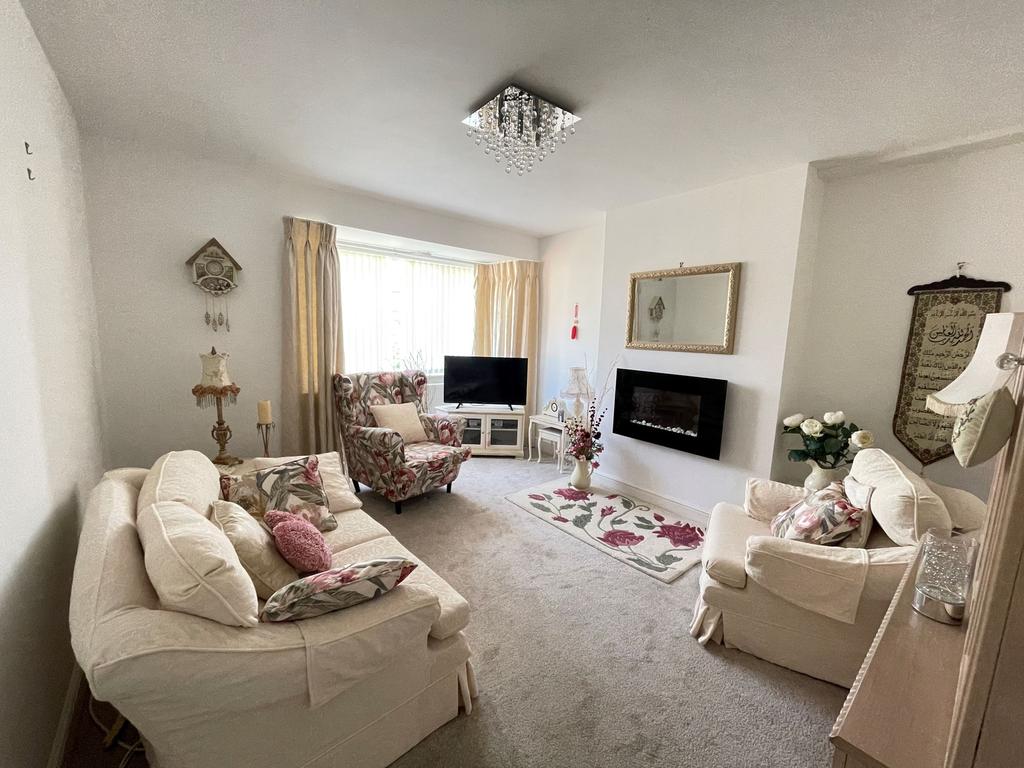 Edinburgh Road, Low Simonside... 3 bed semidetached house £750 pcm