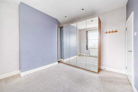 2 bedroom flat to rent, Shepherd's Bush W12 W12