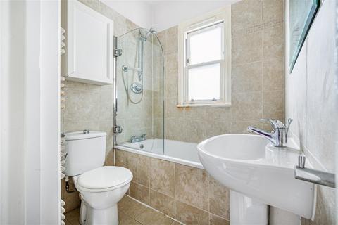 2 bedroom flat to rent, Shepherd's Bush W12 W12