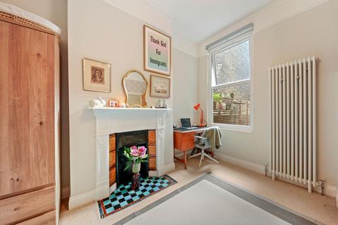 19a Clifford Gardens, London, NW10 5JE
