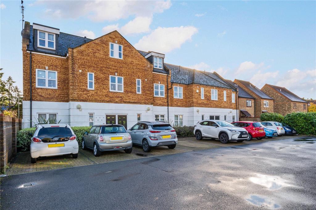 Napier Road, Ashford, Surrey, TW15 1 bed apartment £1,000 pcm (£231 pw)