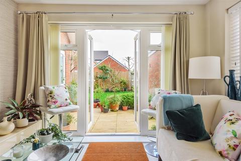 25 Thyme Place, Angmering, Littlehampton, BN16 4PW