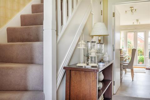 25 Thyme Place, Angmering, Littlehampton, BN16 4PW