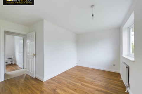 9 Laurel Fields, Potters Bar, EN6 2BB