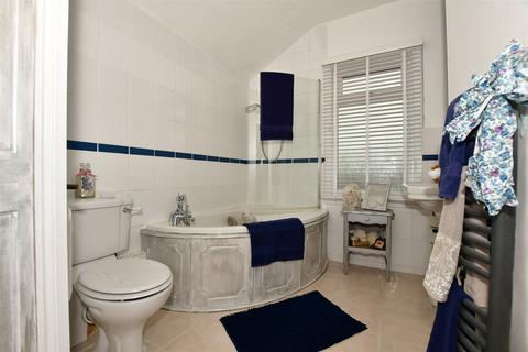 33 Douglas Road, Dover, CT17 0BD