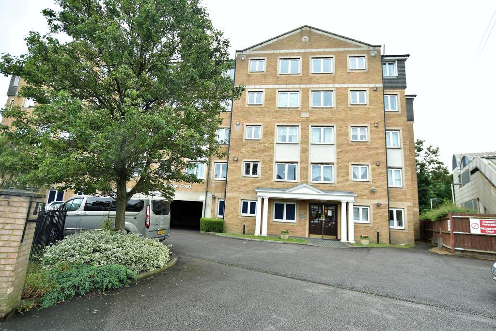 Felbridge Court, High Street, Feltham, Middlesex, TW13 1 bed flat for