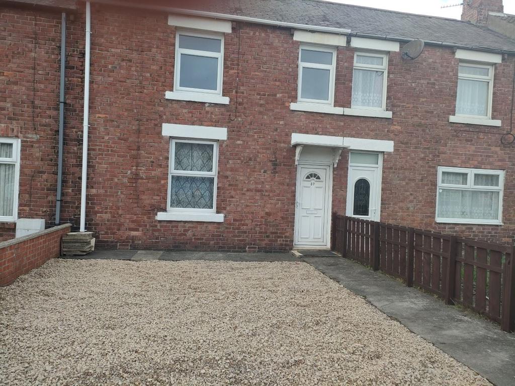 North Seaton Road, Ashington... 2 bed terraced house £550 pcm (£127 pw)