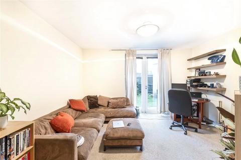 2 bedroom apartment for sale, Milligan Street, London, E14