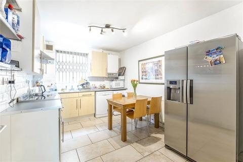 2 bedroom apartment for sale, Milligan Street, London, E14