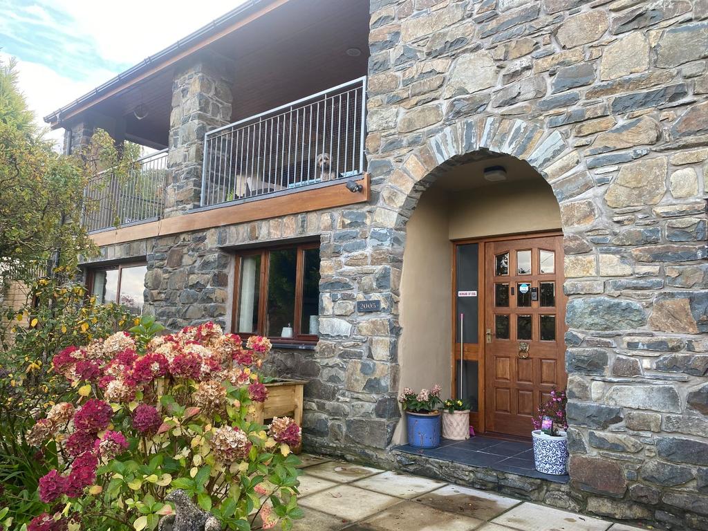 11 Fron Wnion Estate, Dolgellau LL40 1SL 3 bed detached house for sale