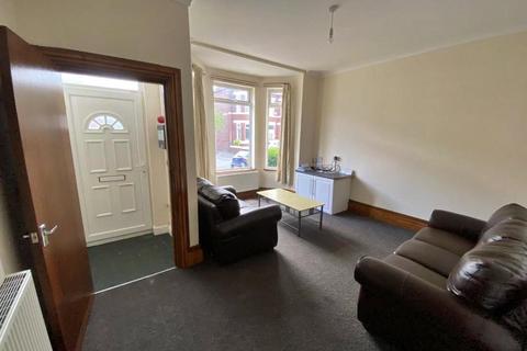 5 bedroom terraced house to rent, Hall Road, Manchester, Greater Manchester, M14