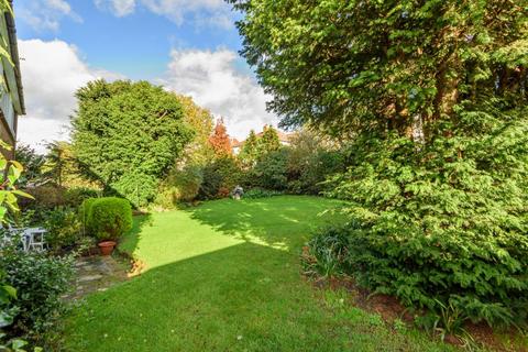 8 Trevor Close, Harrow, HA3 6AE