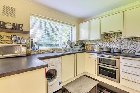8 Trevor Close, Harrow, HA3 6AE
