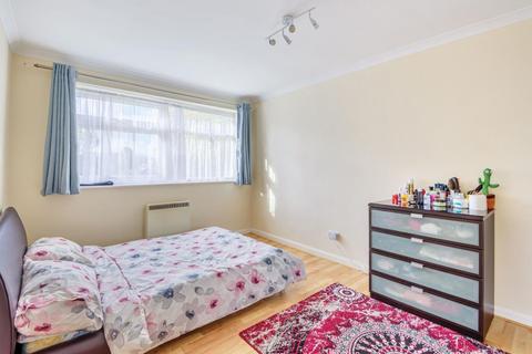 8 Trevor Close, Harrow, HA3 6AE