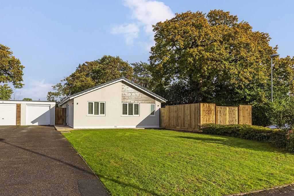 Hazel Close, Highcliffe, Dorset. BH23 4PS 3 bed detached bungalow for