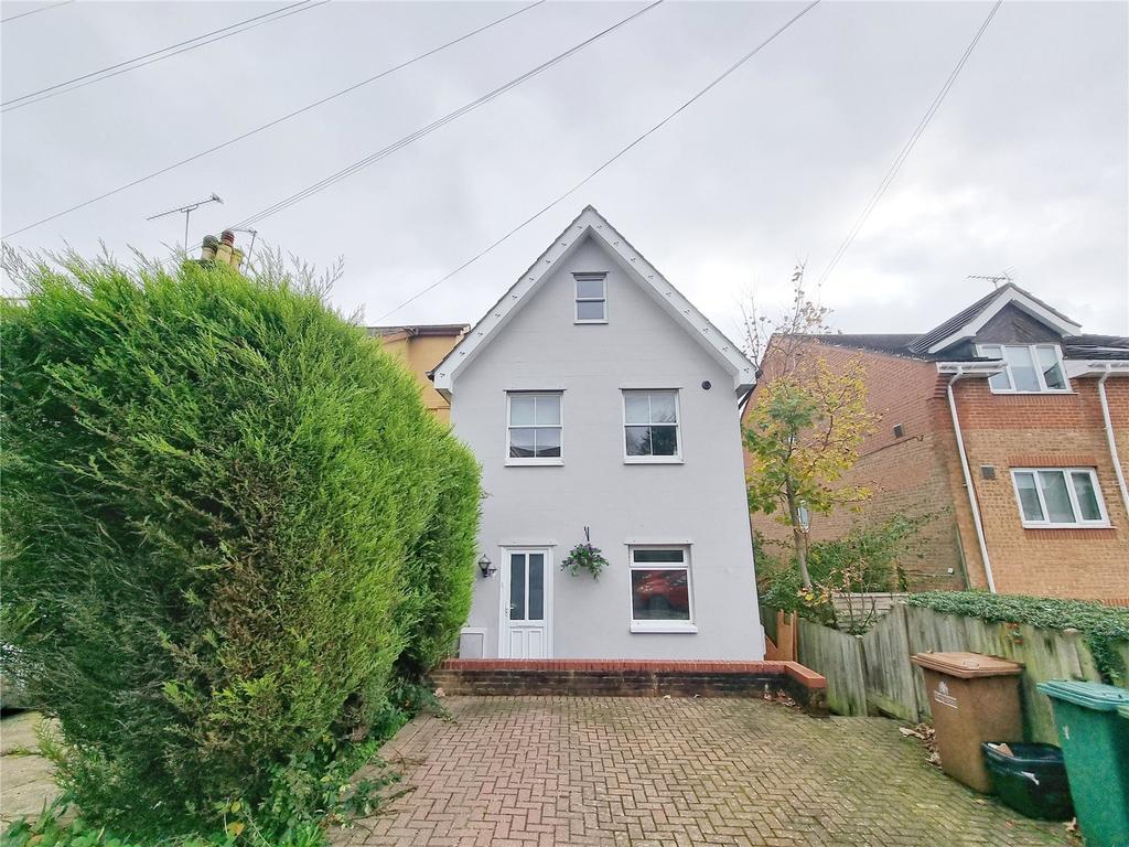 St. Johns Terrace Road, Redhill, Surrey, RH1 1 bed £1,075