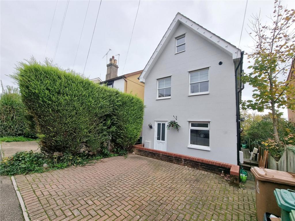 st-johns-terrace-road-redhill-surrey-rh1-1-bed-maisonette-1-075