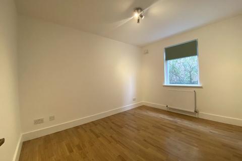 1 bedroom maisonette to rent, St. Johns Terrace Road, Redhill, Surrey, RH1