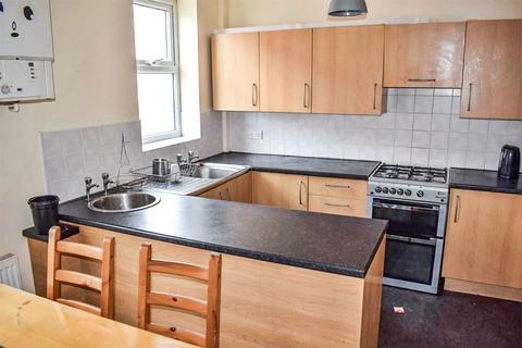 6 bedroom house to rent, Ladybarn Lane, Fallowfield, M14