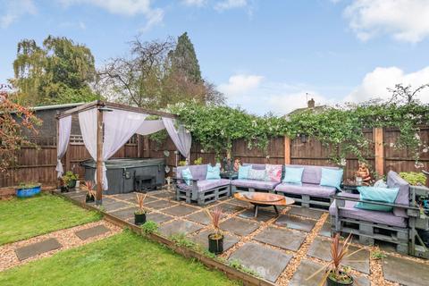 5 bedroom semi-detached house for sale - Dulwich Way, Croxley Green, Rickmansworth, WD3