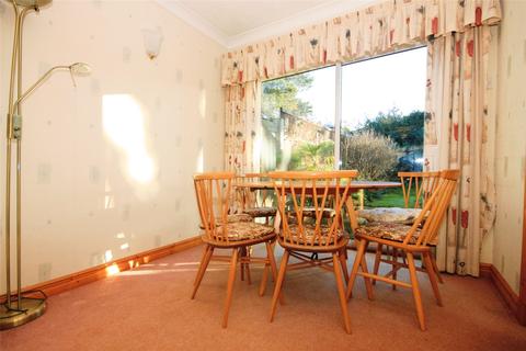 3 bedroom semi-detached house for sale - Westfield Close, Wickford, Essex, SS11