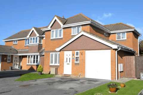 4 bedroom detached house for sale - Burley Close,New Milton,BH25 7SX