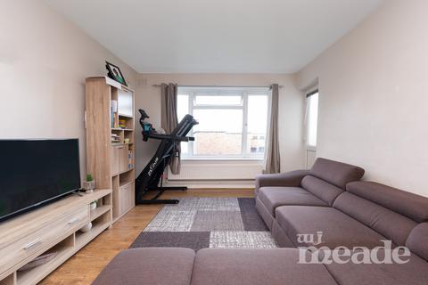 2 bedroom flat for sale - Bailey Court, Castle Avenue, Highams Park, E4