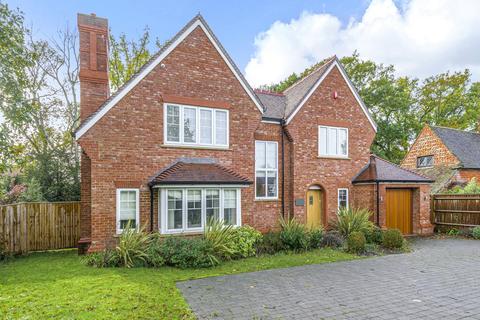 4 bedroom detached house for sale, Horsham Road, Cranleigh, GU6