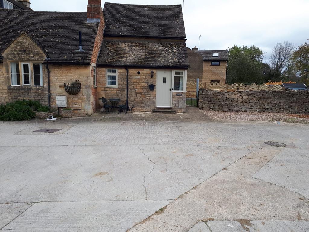 Greet Road, GL54 2 bed cottage £950 pcm (£219 pw)